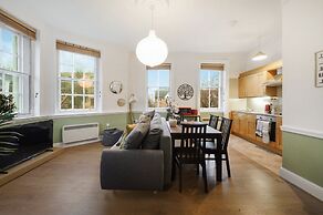 Modern 2 Bed Apartment in Greenwich