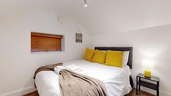 Modern 2 Bed Apartment in Greenwich