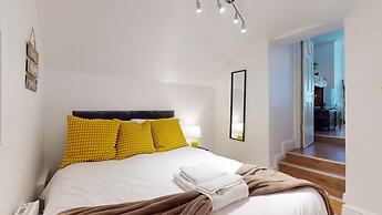 Modern 2 Bed Apartment in Greenwich