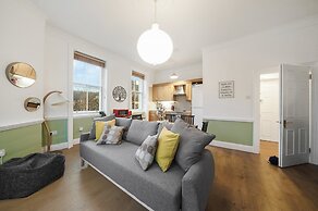 Modern 2 Bed Apartment in Greenwich