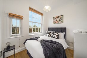 Modern 2 Bed Apartment in Greenwich