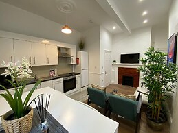 Modern 2 Bed Apartment in Greenwich
