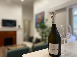 Modern 2 Bed Apartment in Greenwich
