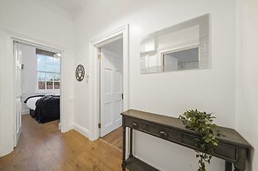 Modern 2 Bed Apartment in Greenwich