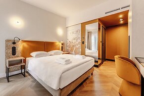 Art Queen Aparthotel