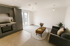 Modern Flat near Anfield & Free Parking