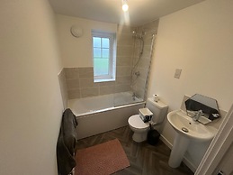 Modern Flat near Anfield & Free Parking
