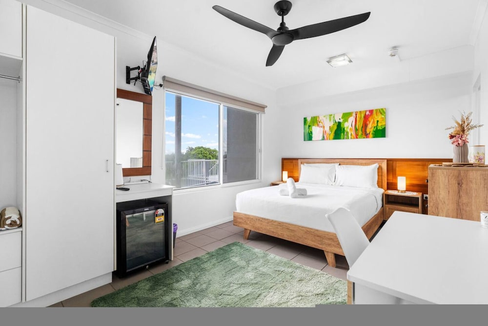 Zen Marina Studio Bayview - Shared Pool - Central