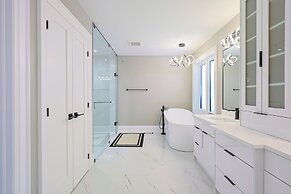 Modern Masterpiece Luxury 6 Bedroom Home