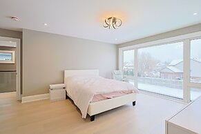 Modern Masterpiece Luxury 6 Bedroom Home