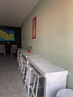 Hostel YEK