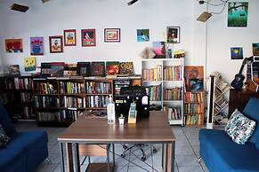Hostel YEK