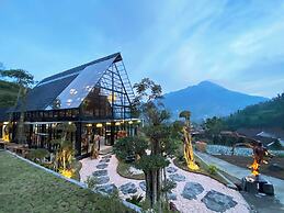 Luxcamp Selo - Merapi View by Horison