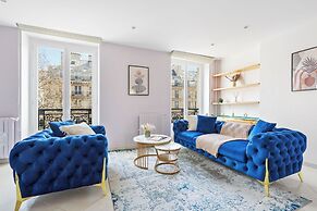 Elegant 2BR Steps to the Louvre