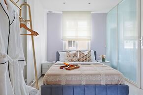 Elegant 2BR Steps to the Louvre