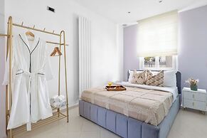 Elegant 2BR Steps to the Louvre
