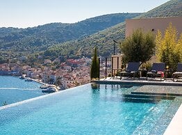 Breathtaking Villa Vis