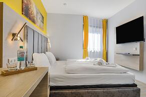 XZLLENZ Hotel
