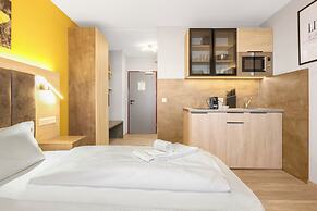 XZLLENZ Hotel