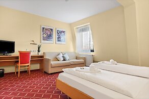 XZLLENZ light Hotel