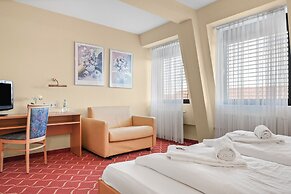 XZLLENZ light Hotel