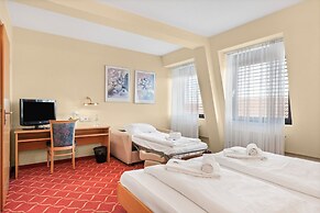 XZLLENZ light Hotel