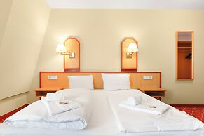 XZLLENZ light Hotel