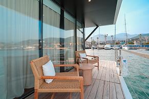 Marina Suite