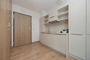 Wolska Studio Apartments by Solarento