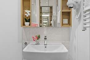 Wolska Studio Apartments by Solarento