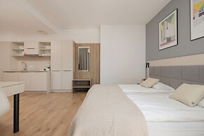 Wolska Studio Apartments by Solarento