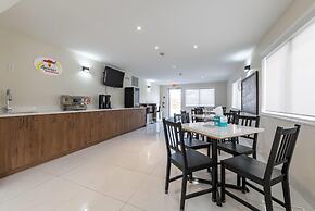 Super 8 By Wyndham Golden