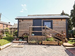 Dunfell Shepherd's Hut