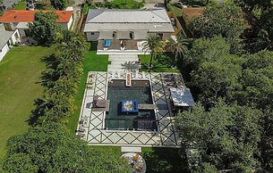 Epic Treehouse Villa - Pool • Pickleball