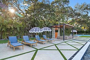 Epic Treehouse Villa - Pool • Pickleball
