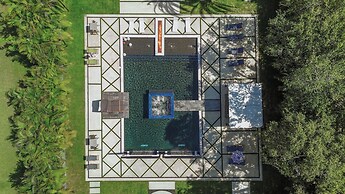 Epic Treehouse Villa - Pool • Pickleball