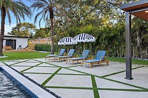 Epic Treehouse Villa - Pool • Pickleball