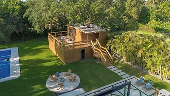 Epic Treehouse Villa - Pool • Pickleball