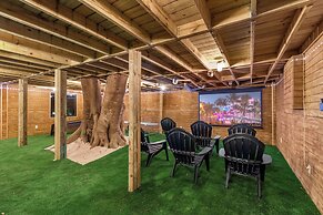 Epic Treehouse Villa - Pool • Pickleball