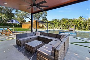 Epic Treehouse Villa - Pool • Pickleball