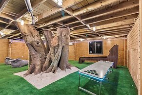 Epic Treehouse Villa - Pool • Pickleball
