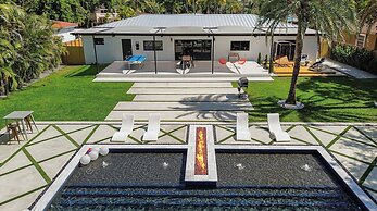Epic Treehouse Villa - Pool • Pickleball