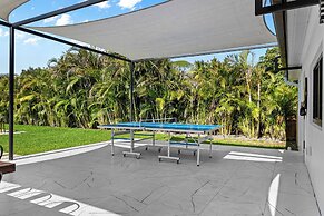 Epic Treehouse Villa - Pool • Pickleball