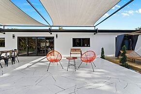 Epic Treehouse Villa - Pool • Pickleball