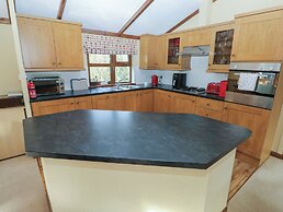 3 Riverside Lodge