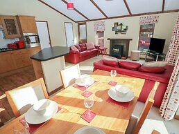 3 Riverside Lodge