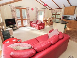 3 Riverside Lodge