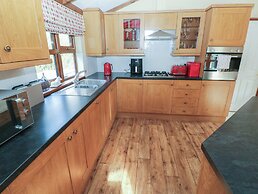 3 Riverside Lodge