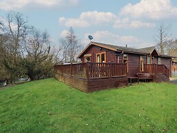 3 Riverside Lodge