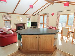 3 Riverside Lodge